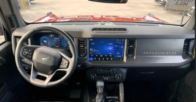 2025 Ford Bronco 6th Gen - Image 9 of 12