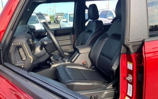 2025 Ford Bronco 6th Gen - Image 10 of 12