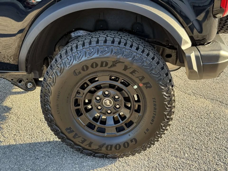 2025 Ford Bronco 6th Gen - Image 6 of 11