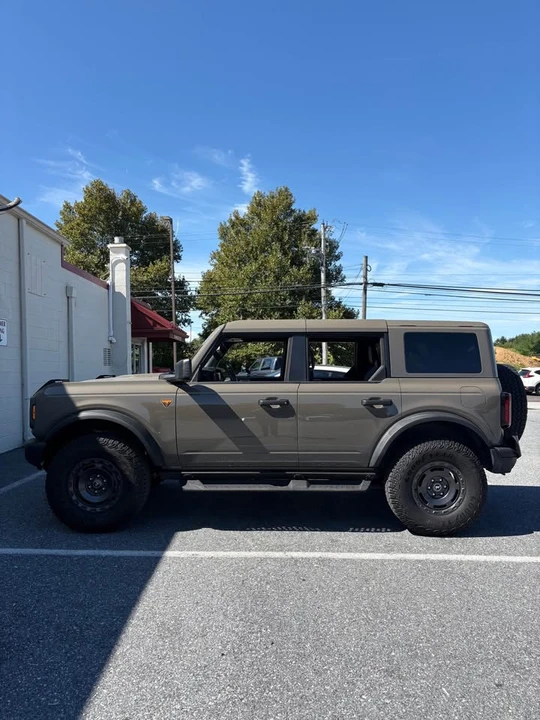 2025 Ford Bronco 6th Gen - Image 2 of 8