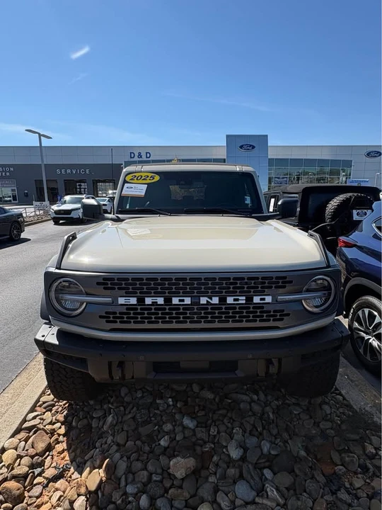2025 Ford Bronco 6th Gen - Image 2 of 17