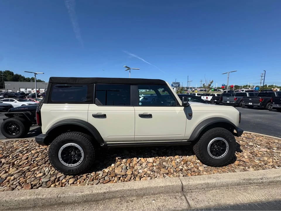 2025 Ford Bronco 6th Gen - Image 5 of 17
