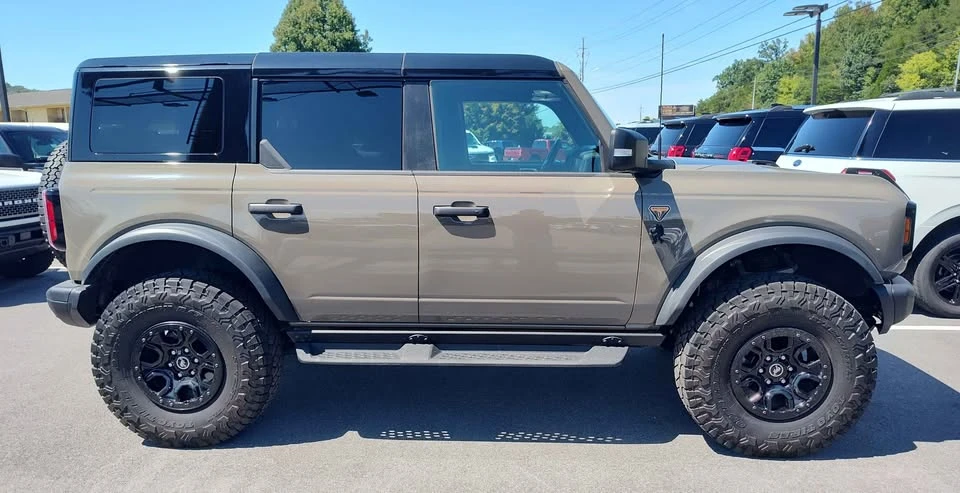 2025 Ford Bronco 6th Gen - Image 2 of 14