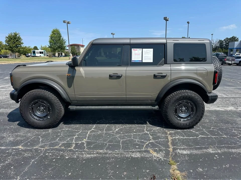 2025 Ford Bronco 6th Gen - Image 2 of 15