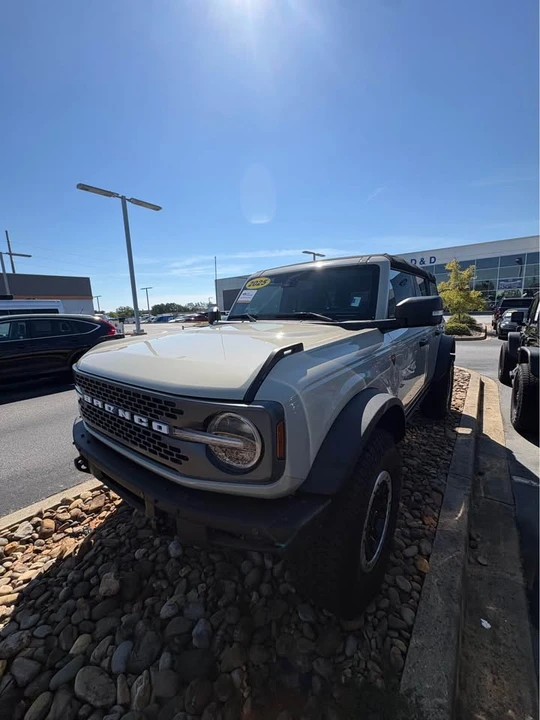 2025 Ford Bronco 6th Gen - Image 3 of 17