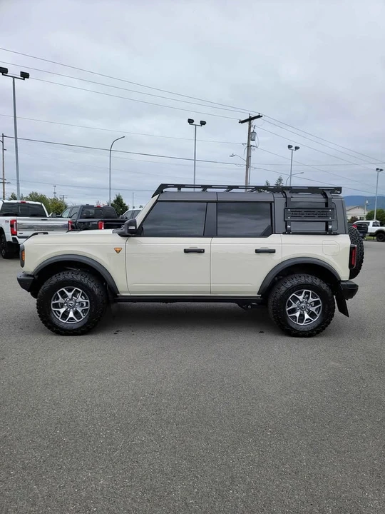 2025 Ford Bronco 6th Gen - Image 3 of 15