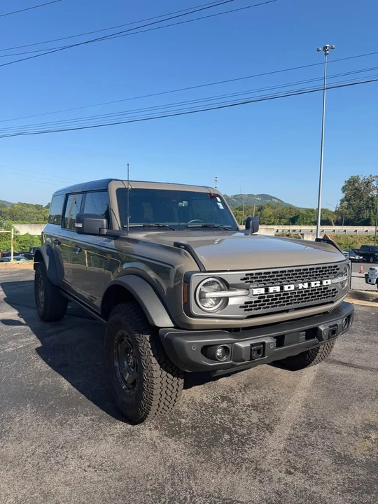 2025 Ford Bronco 6th Gen - Image 3 of 15