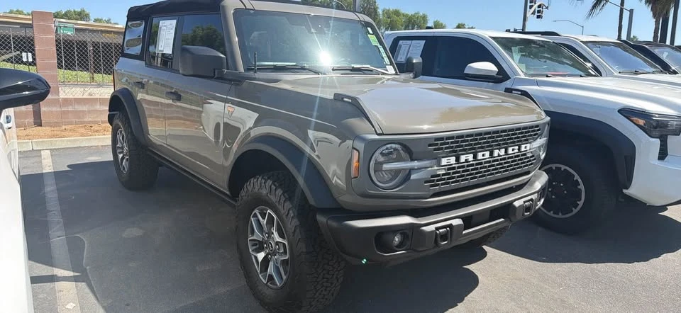 2025 Ford Bronco 6th Gen - Image 4 of 5