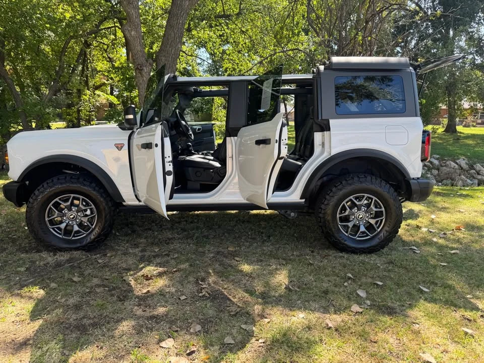 2025 Ford Bronco 6th Gen - Image 3 of 19