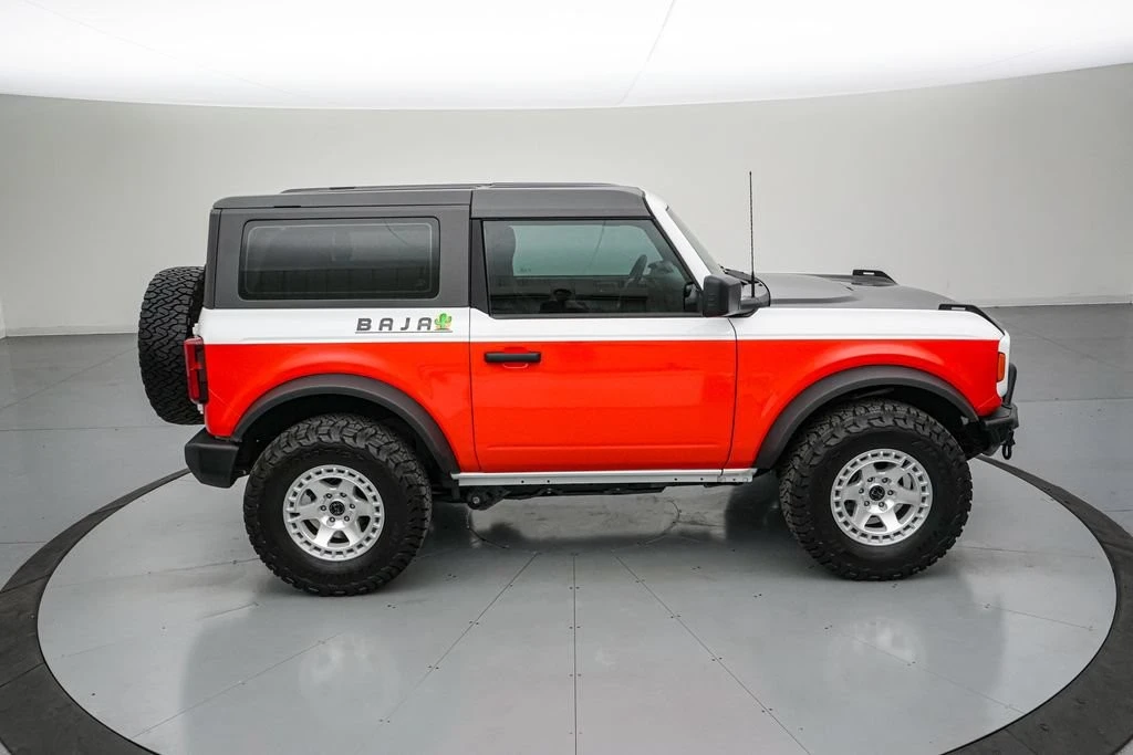 2025 Ford Bronco 6th Gen - Image 4 of 31