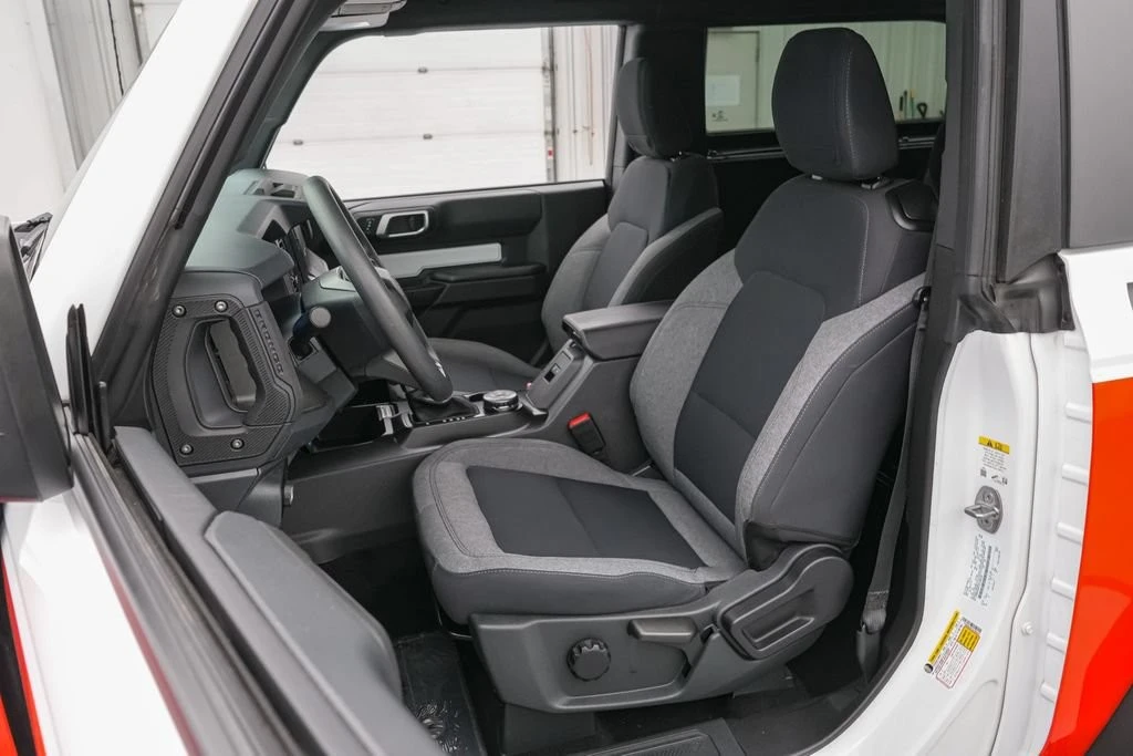 2025 Ford Bronco 6th Gen - Image 18 of 31