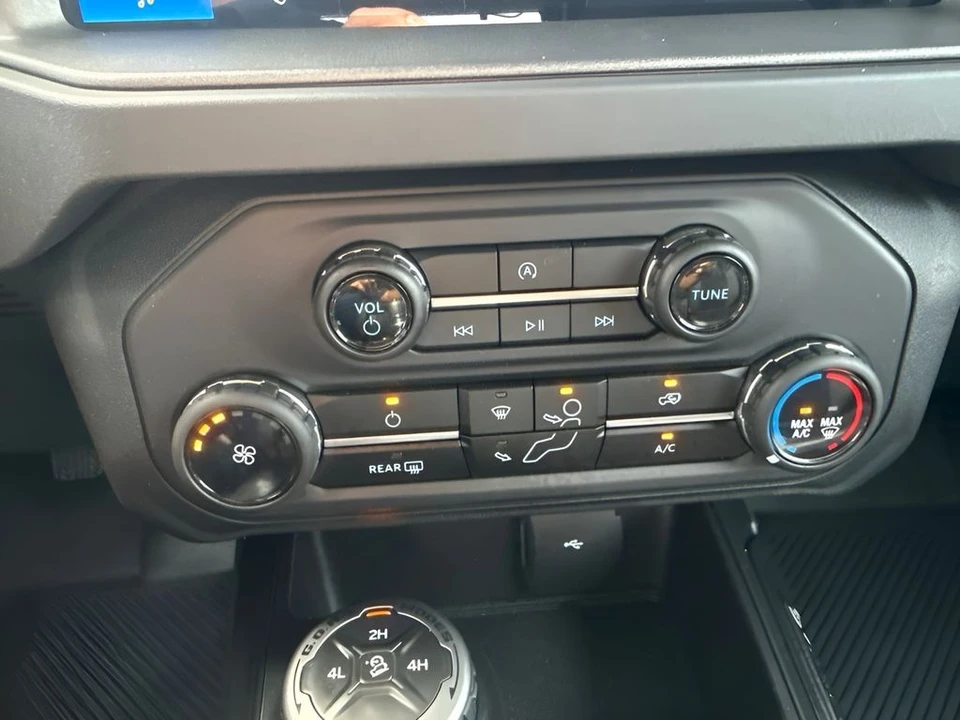2025 Ford Bronco 6th Gen - Image 11 of 23
