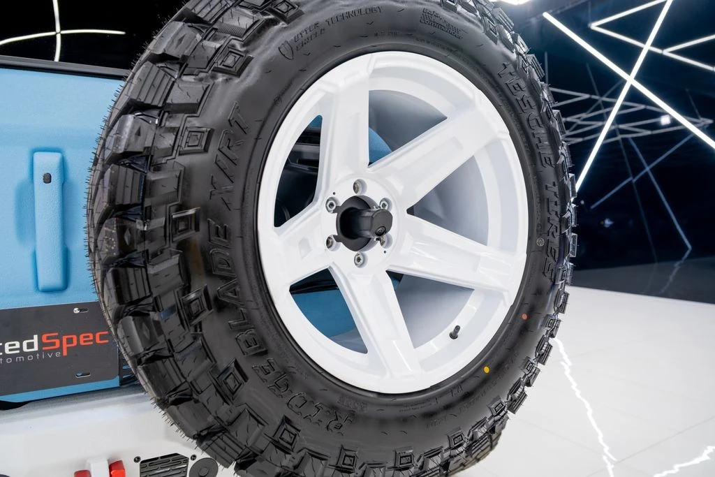 2025 Ford Bronco 6th Gen - Image 19 of 21