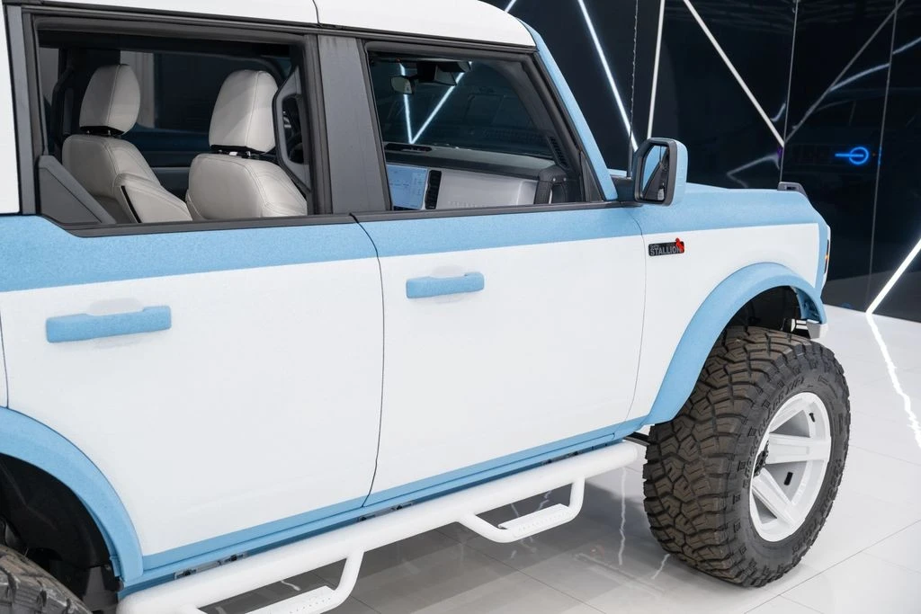 2025 Ford Bronco 6th Gen - Image 14 of 21