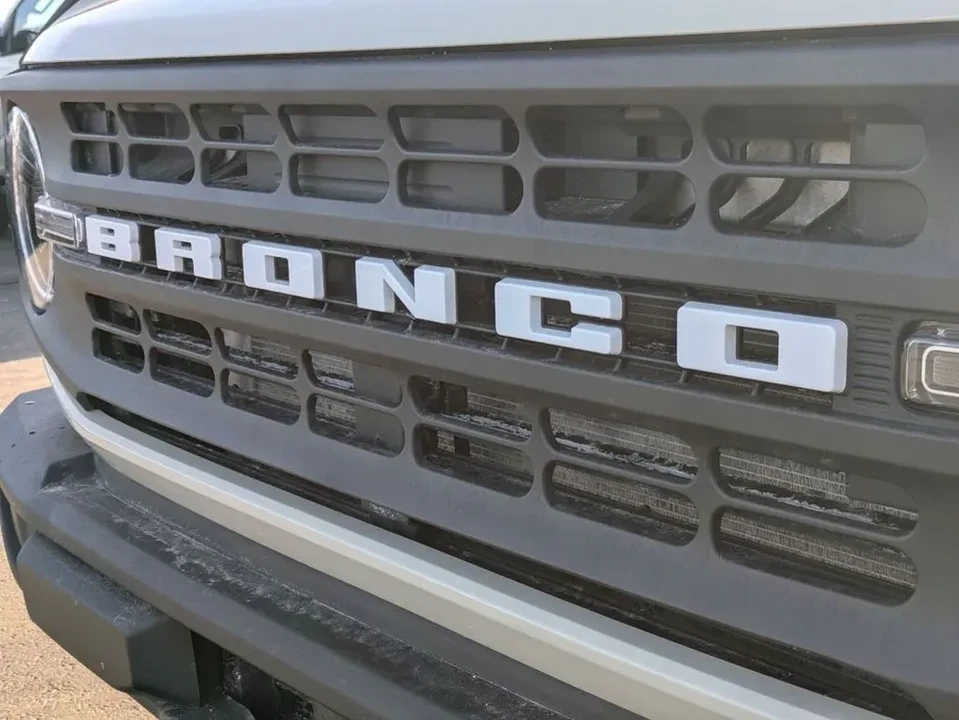 2025 Ford Bronco 6th Gen - Image 10 of 15