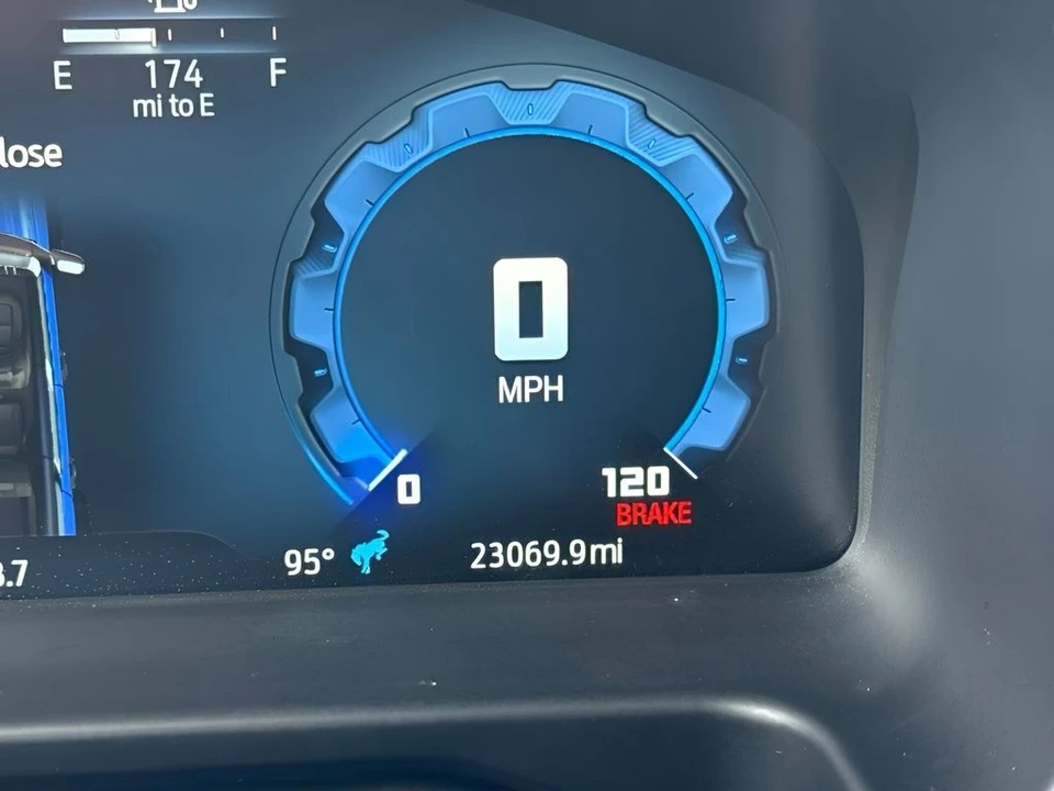 2025 Ford Bronco 6th Gen - Image 23 of 31