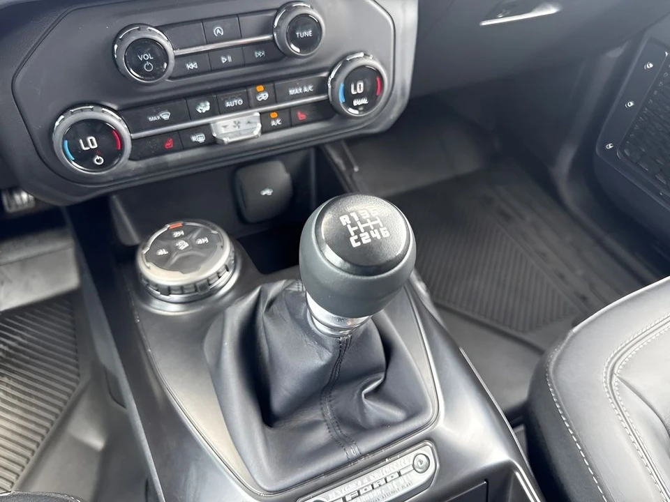 2025 Ford Bronco 6th Gen - Image 15 of 31