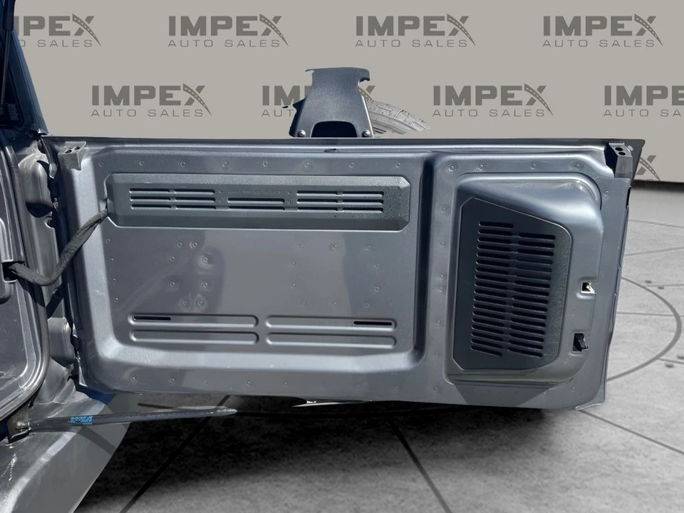 2025 Ford Bronco 6th Gen - Image 28 of 31