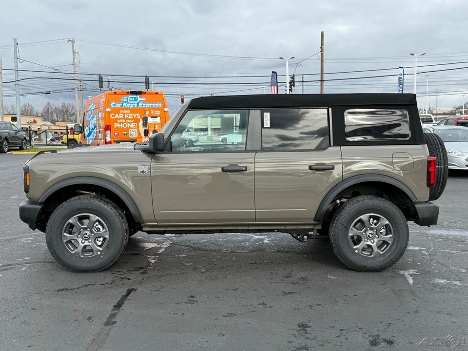 2025 Ford Bronco 6th Gen - Image 2 of 12