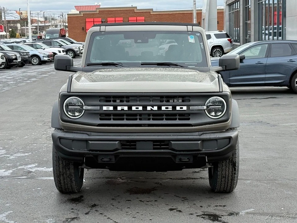 2025 Ford Bronco 6th Gen - Image 10 of 12