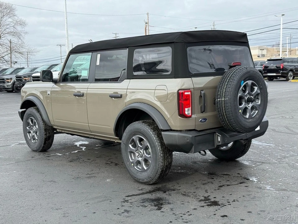 2025 Ford Bronco 6th Gen - Image 3 of 12