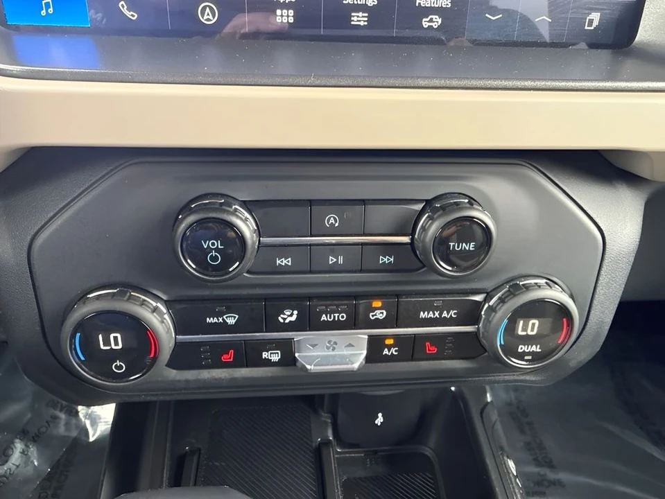 2025 Ford Bronco 6th Gen - Image 17 of 31