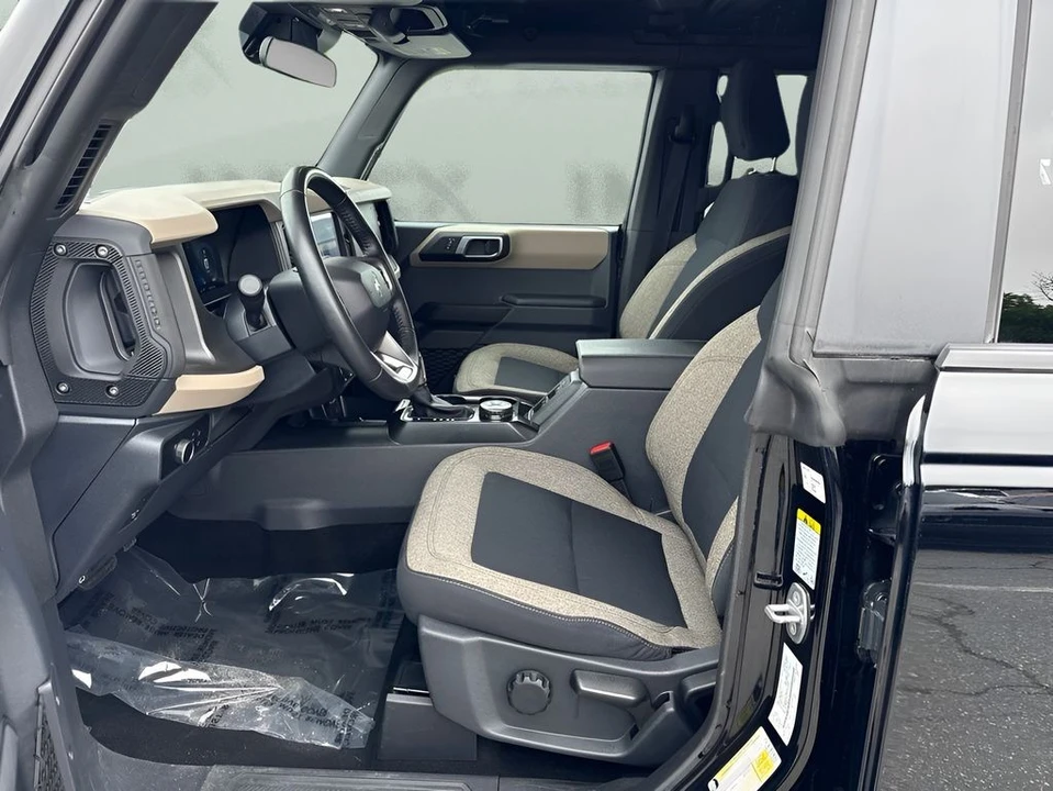 2025 Ford Bronco 6th Gen - Image 9 of 31