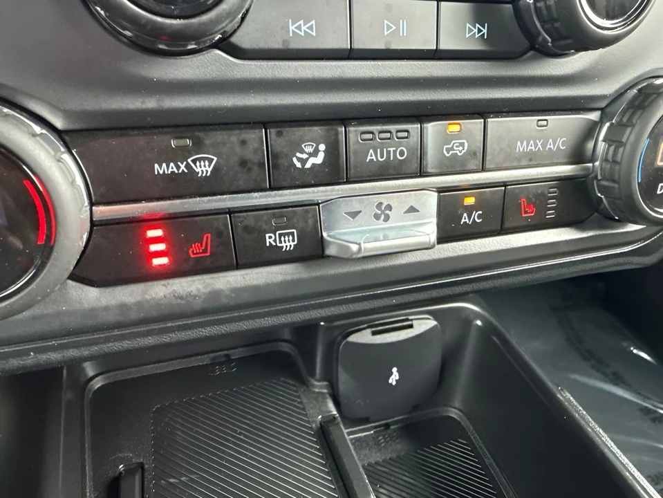 2025 Ford Bronco 6th Gen - Image 19 of 31