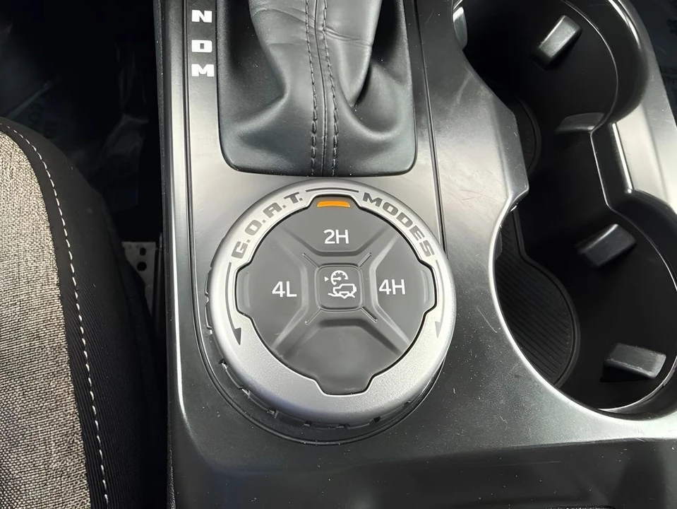 2025 Ford Bronco 6th Gen - Image 21 of 31