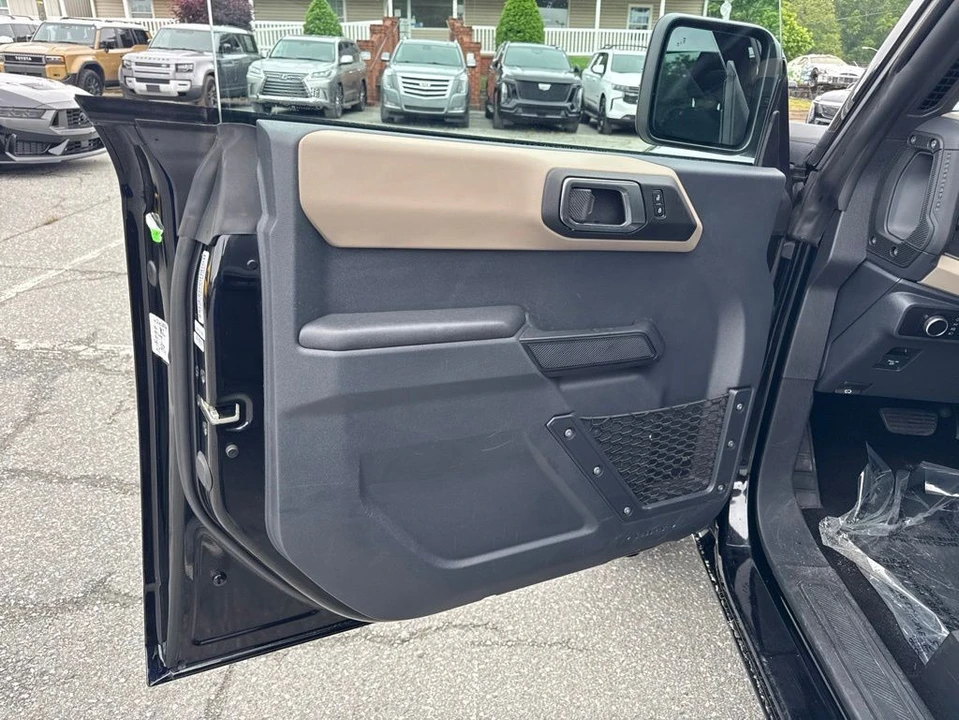 2025 Ford Bronco 6th Gen - Image 24 of 31