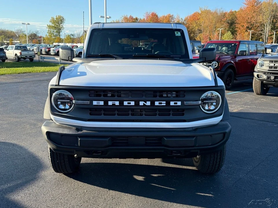 2025 Ford Bronco 6th Gen - Image 10 of 12