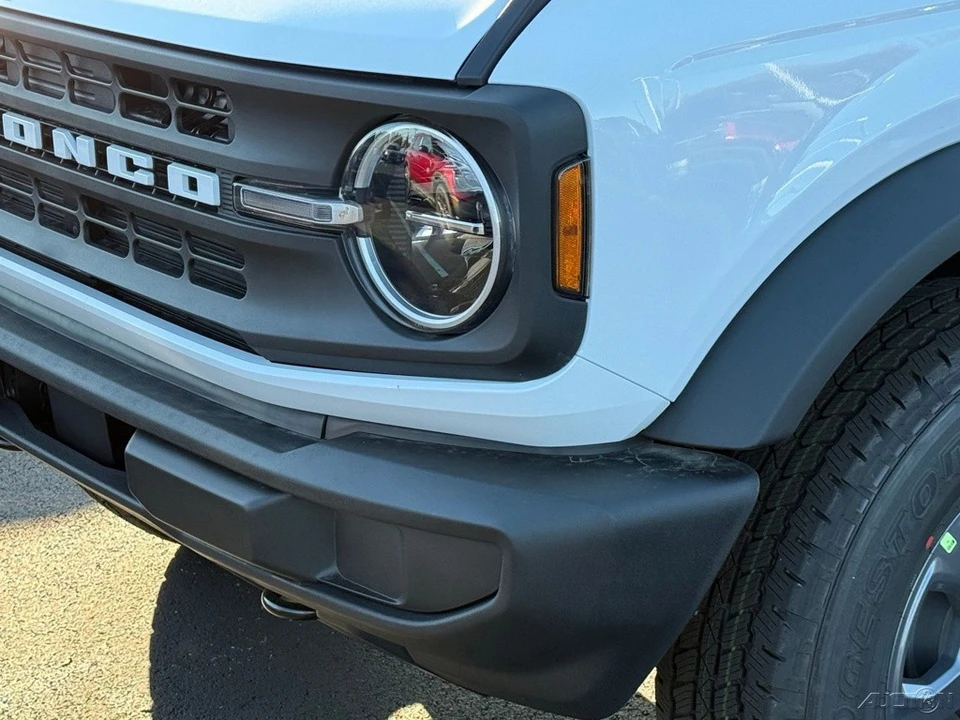 2025 Ford Bronco 6th Gen - Image 11 of 12