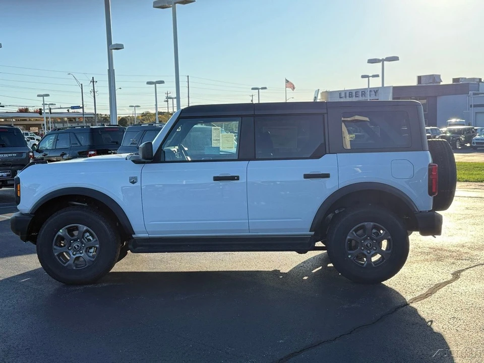 2025 Ford Bronco 6th Gen - Image 2 of 12