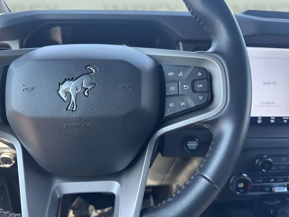 2025 Ford Bronco 6th Gen - Image 16 of 31