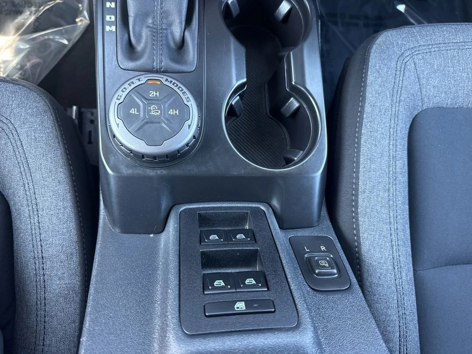 2025 Ford Bronco 6th Gen - Image 18 of 31