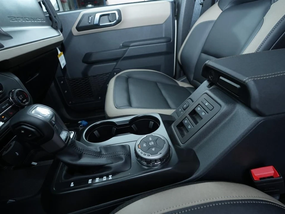 2025 Ford Bronco 6th Gen - Image 16 of 21