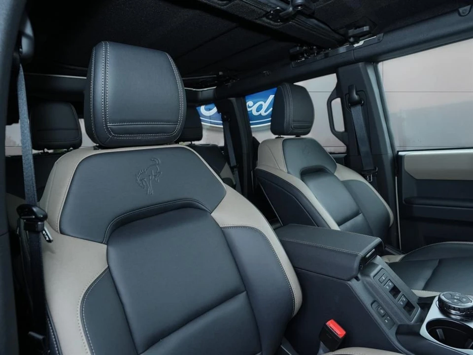 2025 Ford Bronco 6th Gen - Image 19 of 21