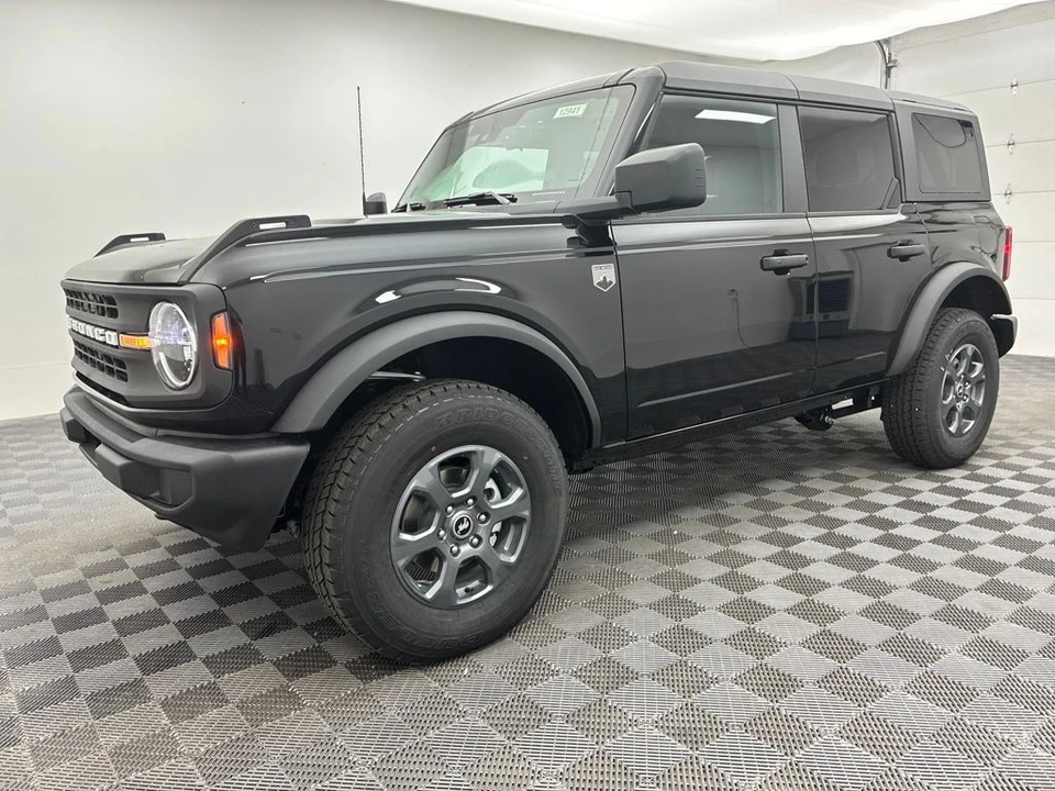 2025 Ford Bronco 6th Gen - Image 10 of 12