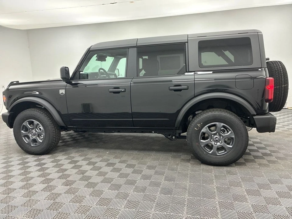2025 Ford Bronco 6th Gen - Image 9 of 12