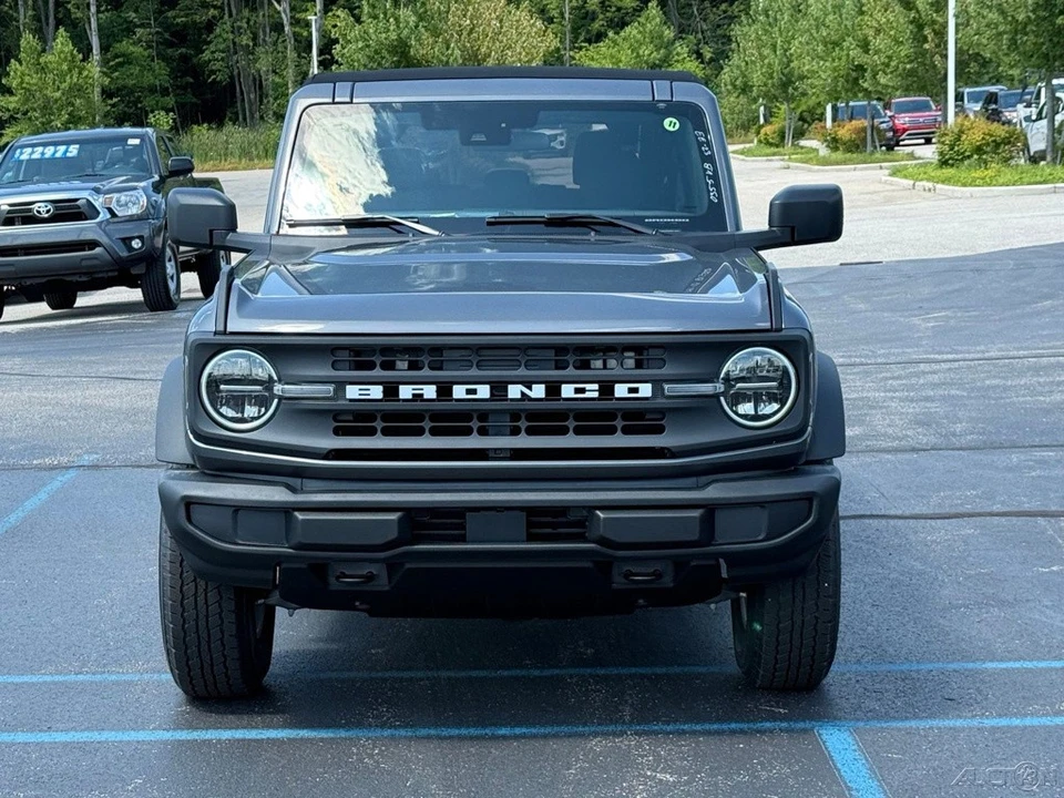 2025 Ford Bronco 6th Gen - Image 10 of 12