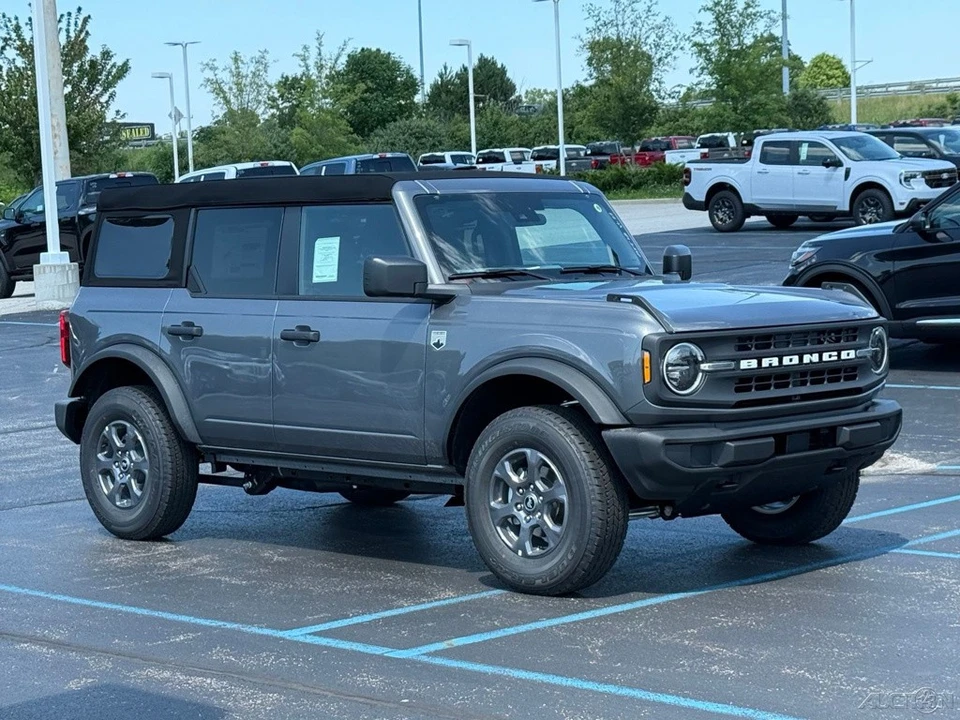 2025 Ford Bronco 6th Gen - Image 9 of 12