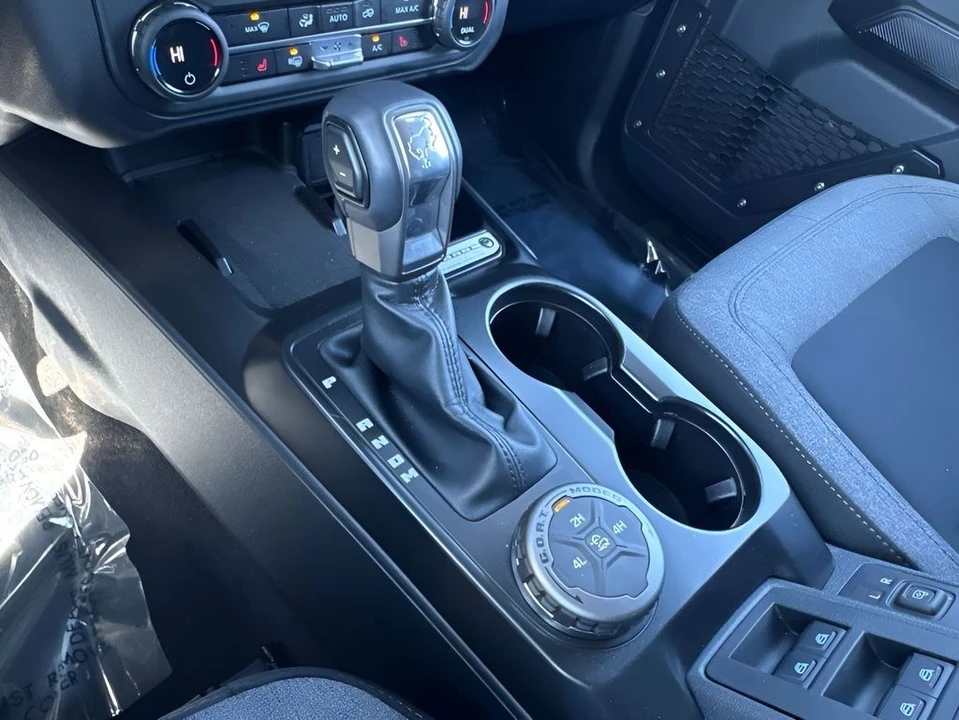 2025 Ford Bronco 6th Gen - Image 16 of 31