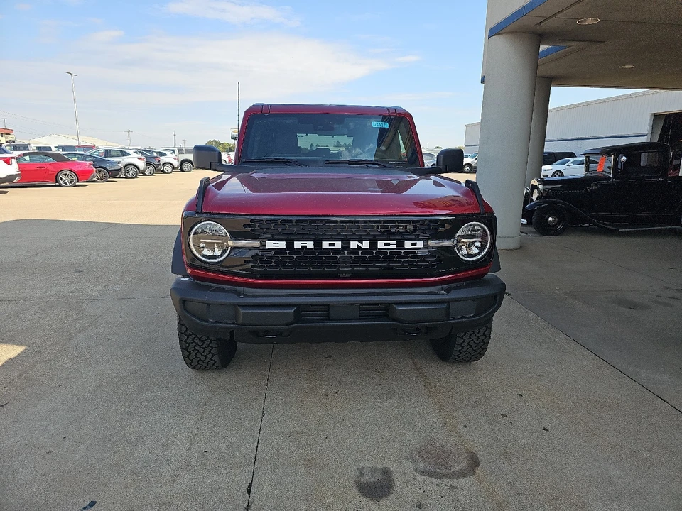 2025 Ford Bronco 6th Gen - Image 3 of 25