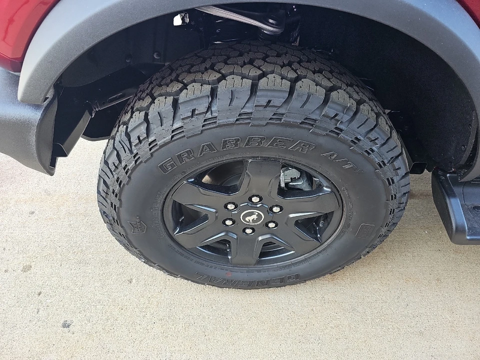 2025 Ford Bronco 6th Gen - Image 19 of 21
