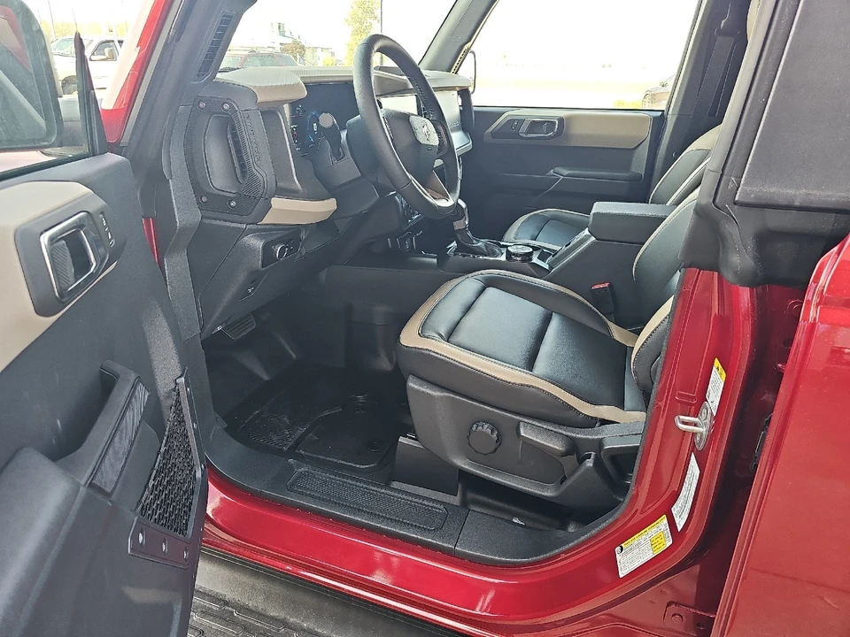 2025 Ford Bronco 6th Gen - Image 21 of 25