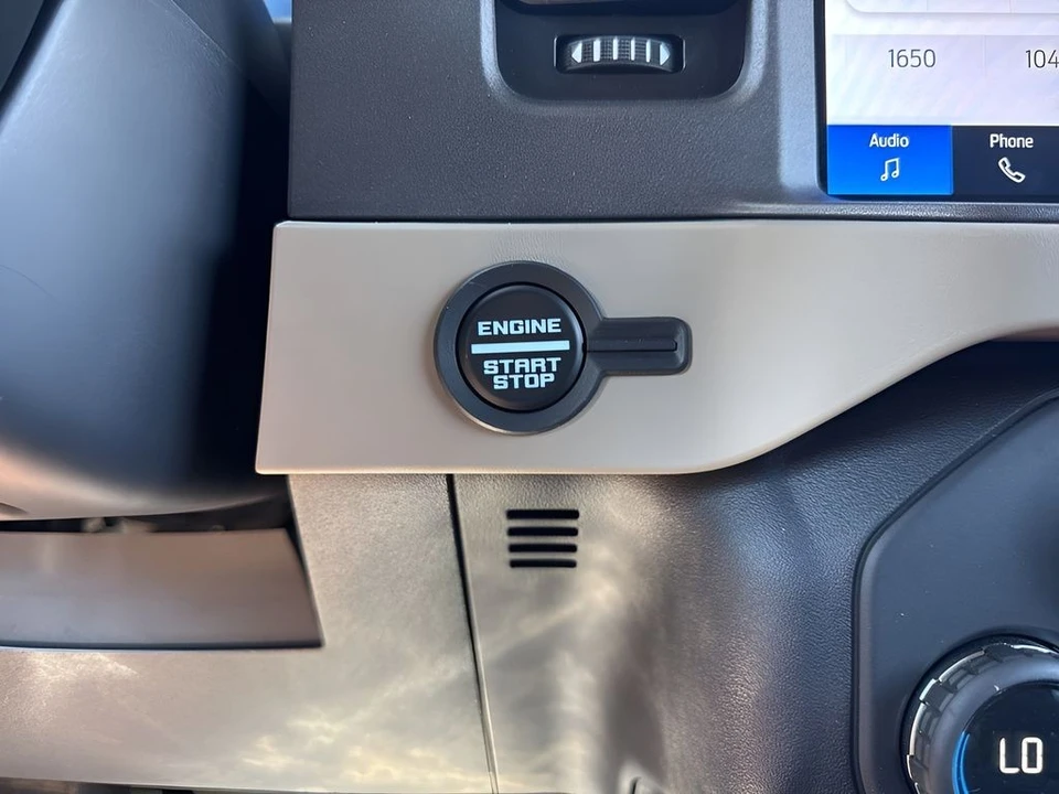 2025 Ford Bronco 6th Gen - Image 20 of 31