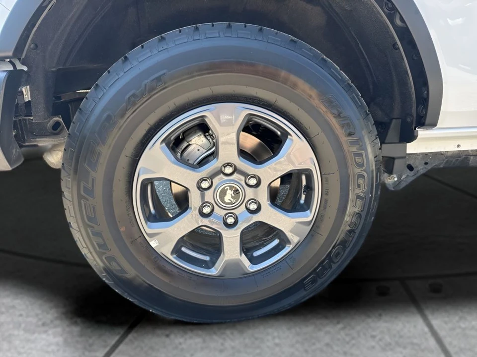 2025 Ford Bronco 6th Gen - Image 28 of 31