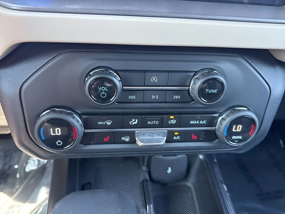 2025 Ford Bronco 6th Gen - Image 16 of 31