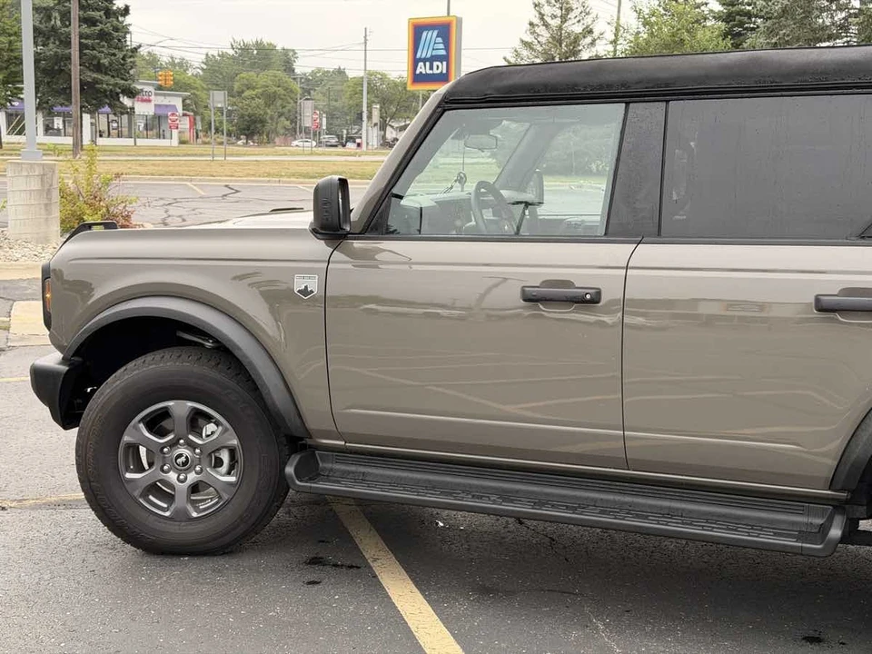 2025 Ford Bronco 6th Gen - Image 10 of 24