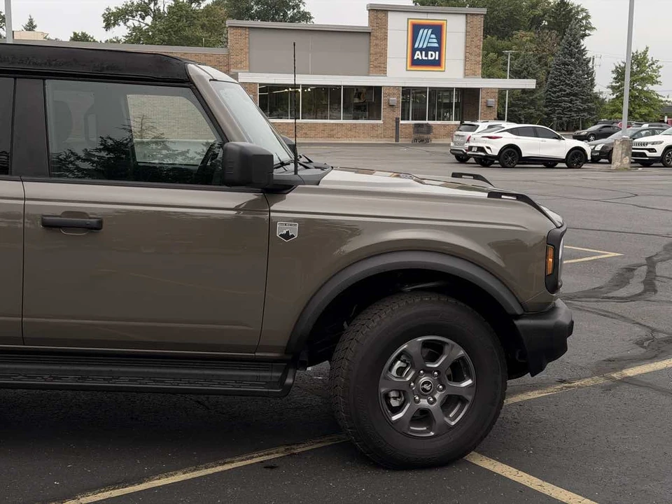 2025 Ford Bronco 6th Gen - Image 5 of 24